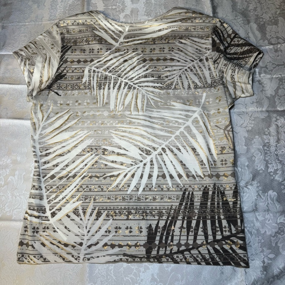 Ruby Rd. Tropical Print Short Sleeve Top in Black, Gray, and White - Picture 3 of 4